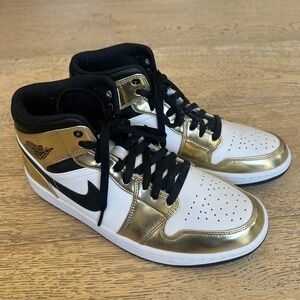Air Jordan 1 Mid Metallic Gold - Size 11.5